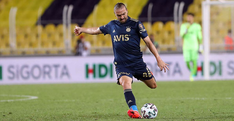 Fenerbahçe'de Caner Belirsizliği