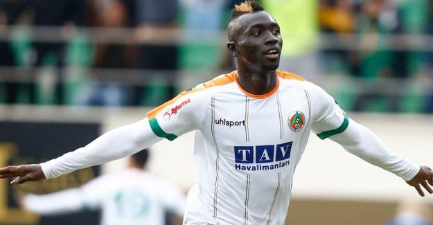 Fenerbahçe'den Golcü Hamlesi: Papis Cisse