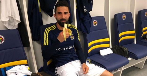 Fenerbahçeli Hasan Ali Kaldırım'dan Muz Paylaşımı