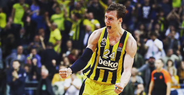 Fenerbahçeli Jan Vesely, THY Avrupa Ligi’nde Ayın MVP’si Oldu!
