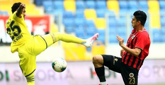 Fenerbahçelileri Çıldırttı! Ozan Tufan Defansa Geçti
