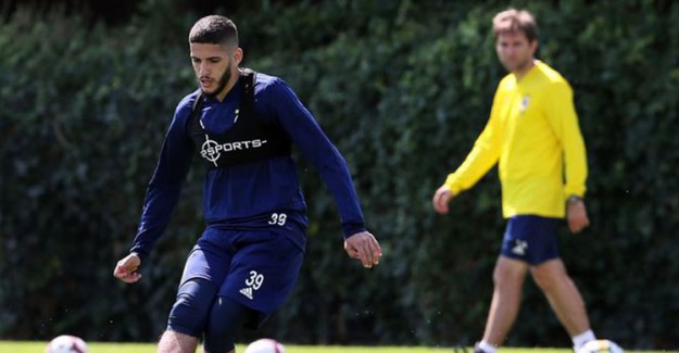 Fenerbahçe’nin Yeni Transferi Benzia’nın Mutlu Günü!