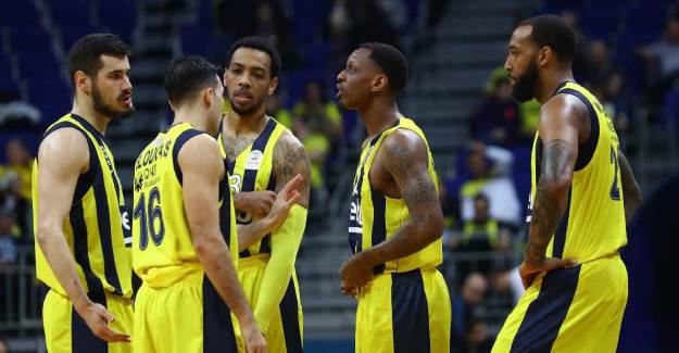 Fenerbahçe'ye Kötü Haber! Yıldız Oyuncuyla Yollar Ayrılıyor!