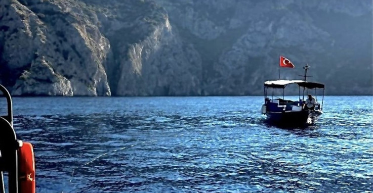 Fethiye Açıklarında Sürüklenen Tekne Kurtarıldı