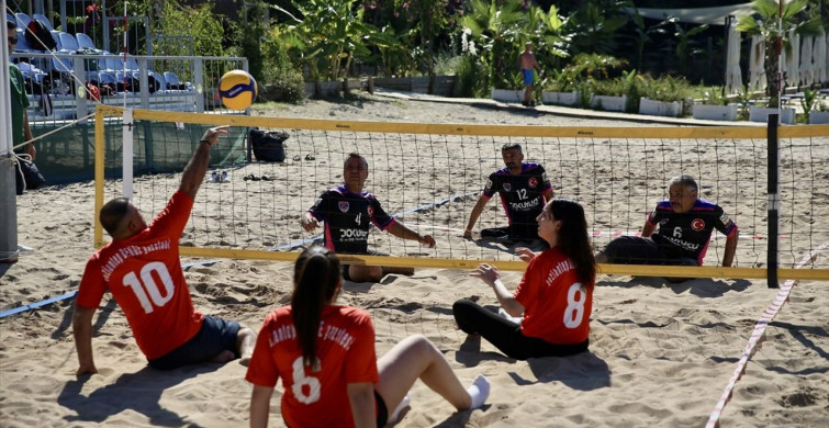 Fethiye'de Engelliler Plaj Voleybolu Turnuvası Düzenlendi