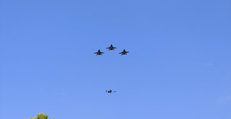 Fethiye'de F-16 Gösteri Uçuşu Şimdiye Damga Vurdu Fethiye'de F-16 Gösteri Uçuşu Şimdiye Damga Vurdu