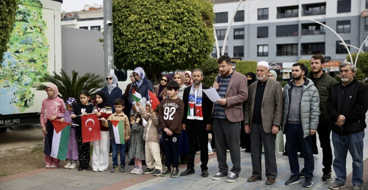 Fethiye'de Filistin ve İran'da Ölen Çocuklar İçin Protesto Gösterisi