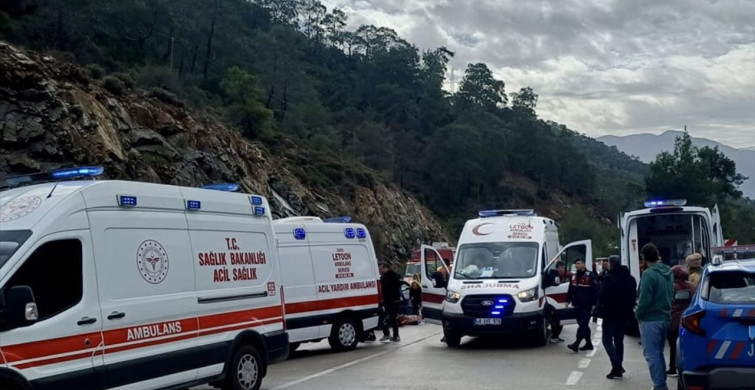 Fethiye'de Otomobil ve Hafif Ticari Araç Çarpıştı: 7 Yaralı