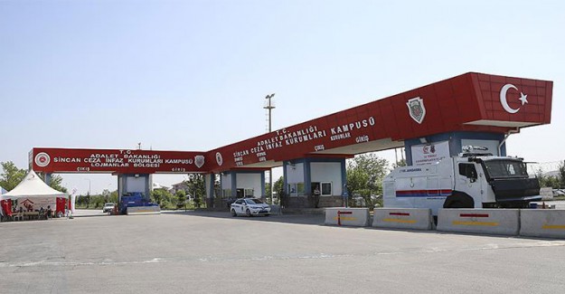 FETÖ Sanıkları Mahkemede Kaçtı!