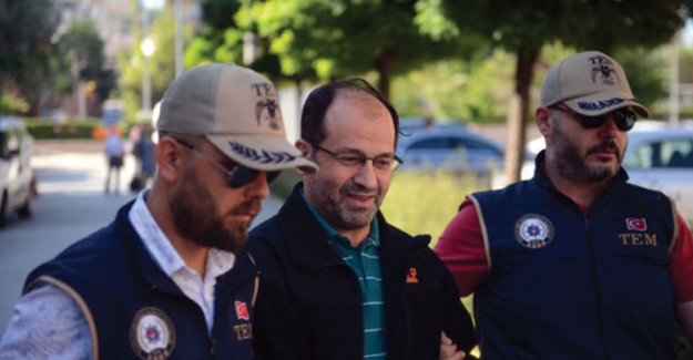 FETÖ'cü Eski İstihbarat Görevlisine Ceza Yağmuru