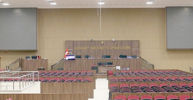 FETÖ'cüler Park ve Hastanelerin Önünü Toplantı Yeri Olarak Kullanıyor