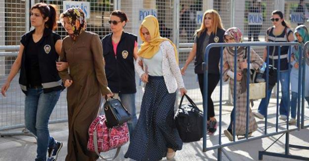 FETÖ'nün Aranan Ablası Bakın Nerede Yakalandı!