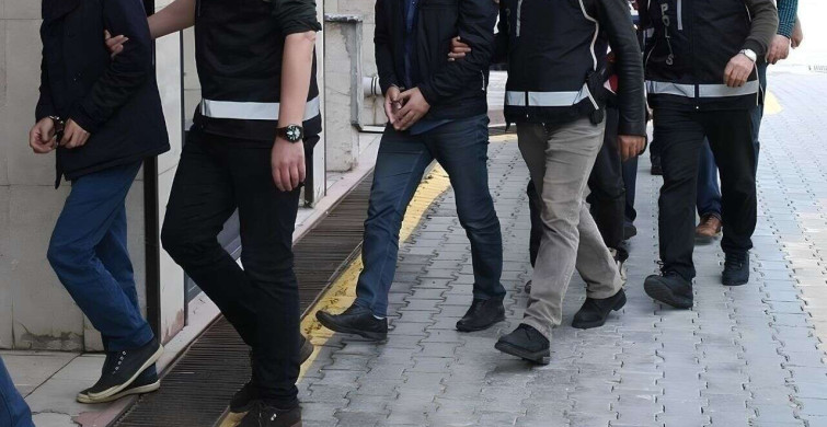 FETÖ'ye Dev Operasyon Serisi! Bir Yılda 609 Baskın, 927 Gözaltı