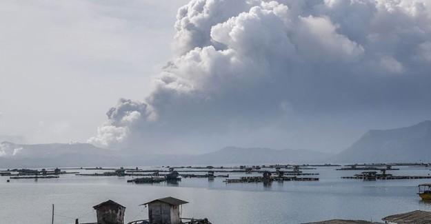 Filipinler'de Taal Yanardağı İkinci Kez Patladı