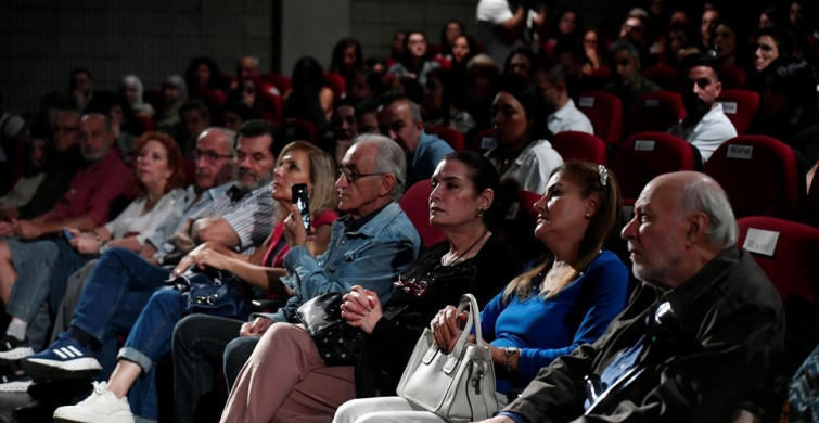 Filistinli ve Lübnanlı Kadınların Savaş Hikayeleri Beyrut'ta Tiyatroda Anlatıldı