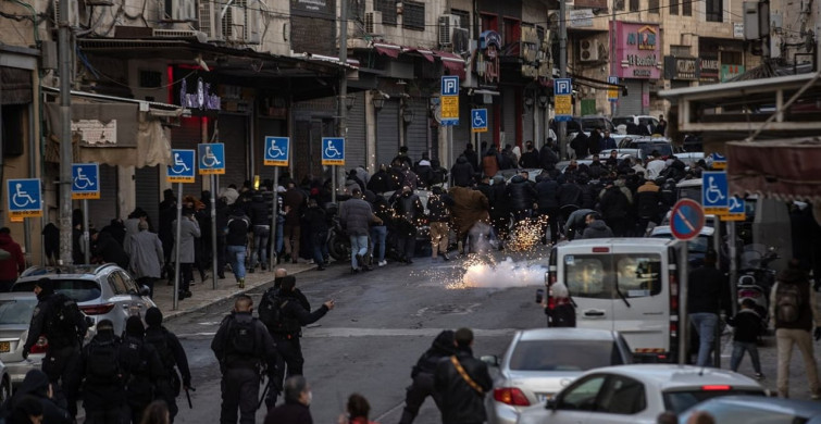Filistinlilerin Mescid-i Aksa'da Bayram Namazı Protestosu
