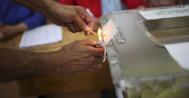 Fırsatçılar 40 Liraya Kurdukları Siteleri Partilere 8 Milyon Liraya Kadar Satmaya Çalışıyor