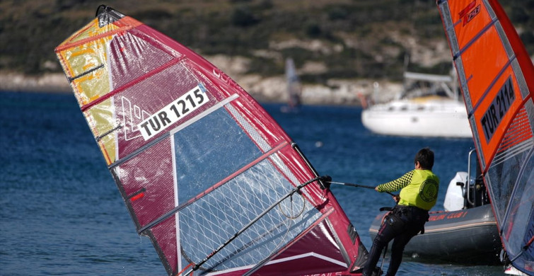 Foça'da Rüzgar Spor ve Turizmi Canlandırıyor