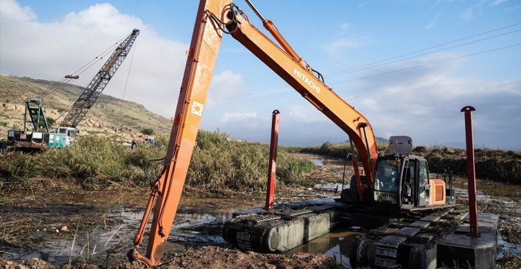 Foça'daki Sel Sonrası AFAD'a Yürütülen Çalışmalar Foça'daki Sel Sonrası AFAD'a Yürütülen Çalışmalar