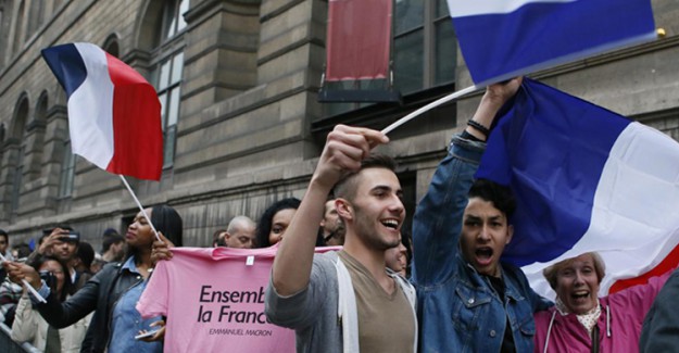 Fransa Cumhurbaşkanı Macron'a Büyük Şok!