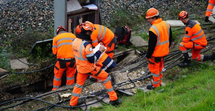 Fransa'da Sinyal Kablolarına Yapılan Sabotaj Sonrası Tren Seferleri Aksadı