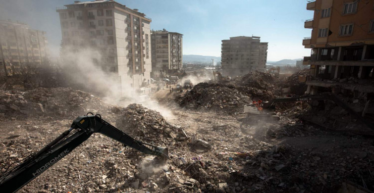 Fransız bilim insanı depremi değerlendirdi: Türkiye 4 metre batıya kaydı
