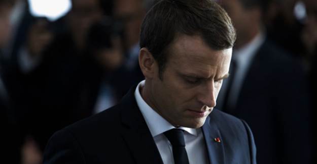 Fransa Cumhurbaşkanı Macron Dize Geldi