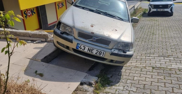 Freni Boşalan Araç Doğal Gaz Borusunda Asılı Kaldı