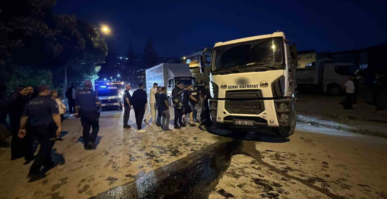 Freni boşalan kamyon parkta büyük facianın eşiğinden döndü