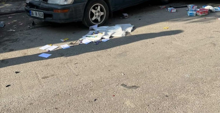 Freni Patlayan Kamyon Park Halindeki Araçlara Çarptı