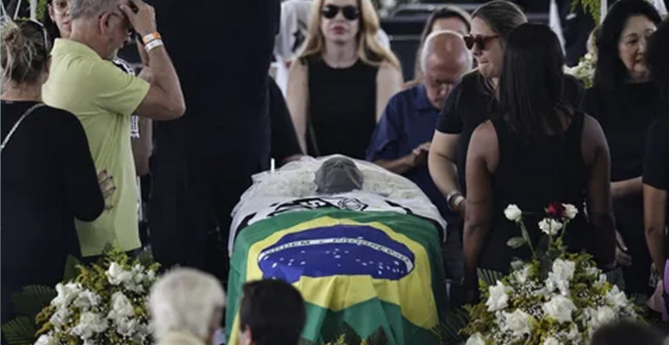 Pele futbola başladığı yerde sonsuzluğa uğurlandı