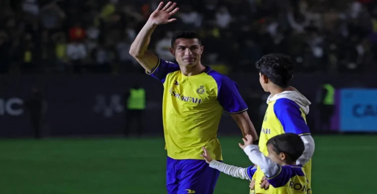 Futbolseverlere unutulmaz an: Cristiano Ronaldo’dan üst üste hat-trick! Tek yarıda 3 gol!