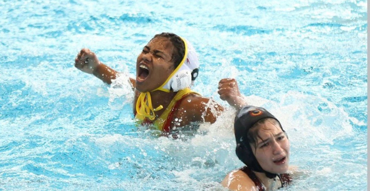 G. Selin Yüksel: Yüzme ve Sutopunda Zirveye Koşuyor