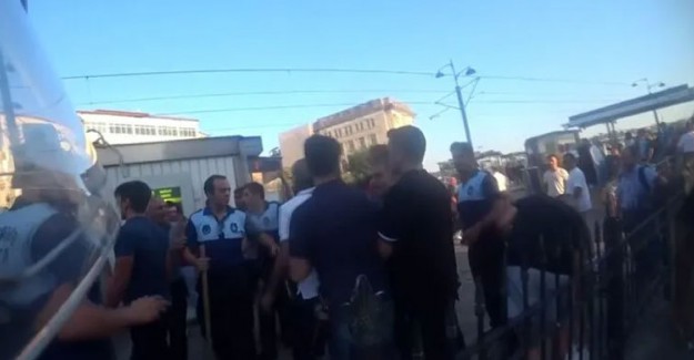 Galata Köprüsü'nde İşportacılar Zabıtalara Saldırdı