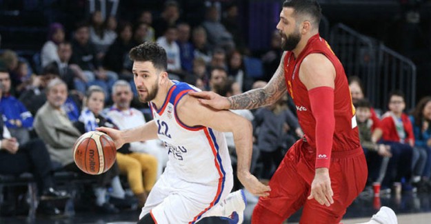 Galatasaray, Anadolu Efes Karşısında Maçın Sonunu Getiremedi