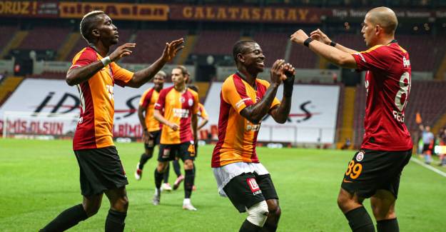 Galatasaray Eski Futbolcusunu Kadrosuna Katmak Üzere