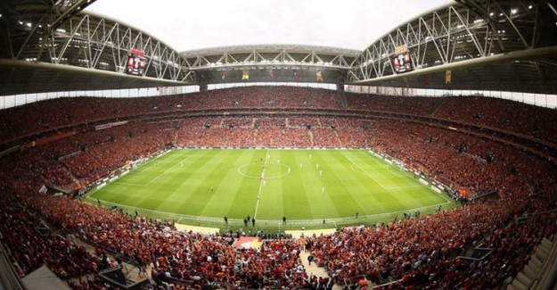 Galatasaray Kombinede Rekora Koşuyor!