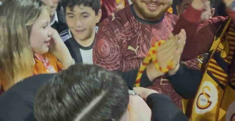 Galatasaray Kutlamalarında Unutulmaz Evlilik Teklifi