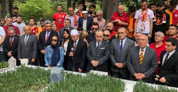 Galatasaray Metin Oktay’ı Kabri Başında Andı!