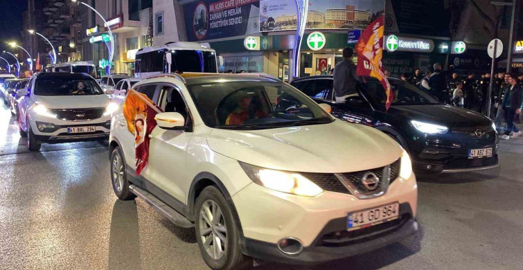 Galatasaray Şampiyonluk Kutlamasında Coşku Dolu Anlar