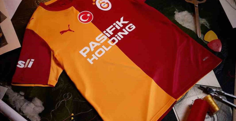 Galatasaray yeni sezon formalarını tanıttı