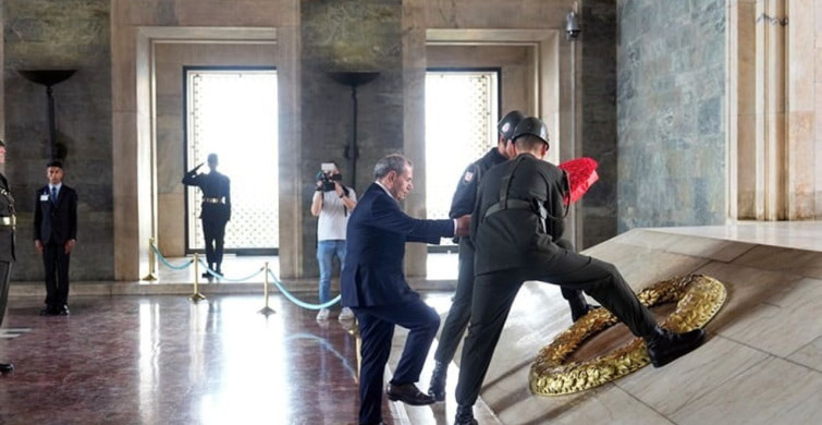 Galatasaray Yönetimi Anıtkabir’i Ziyaret Etti