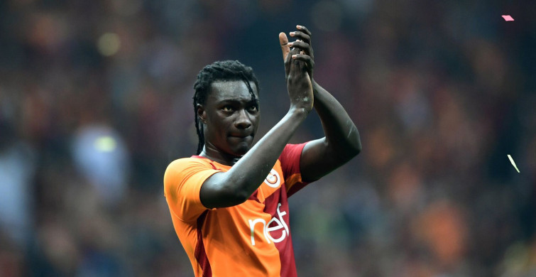 Galatasaray'da Bafetimbi Gomis Adana Demirspor maçının ardından bu sezon için taraftarlardan özür diledi