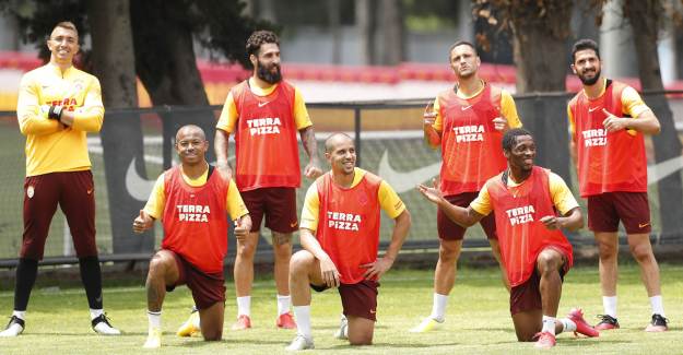 Galatasaray'da Flaş Gelişme! İmzaları Bir Bir Atılıyor!