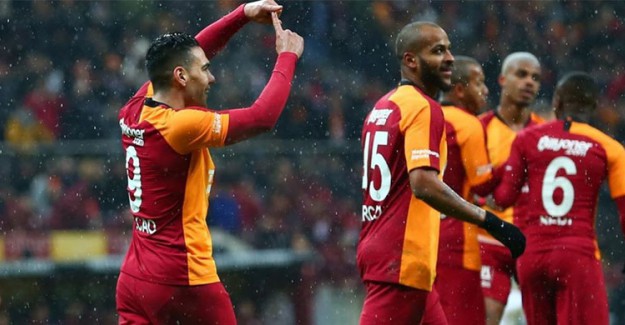 Galatasaray'da Yabancı Krizi