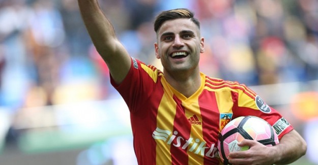 Galatasaray'dan Fenerbahçe'ye Transfer Çalımı! Deniz Türüç'ten Galatasaray'a 3 Yıllık İmza!