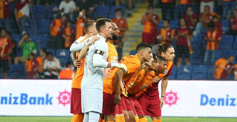 Galatasaray'ın Fransız Futbolcusu Sacha Boey İlk Yarıyı Kapattı!