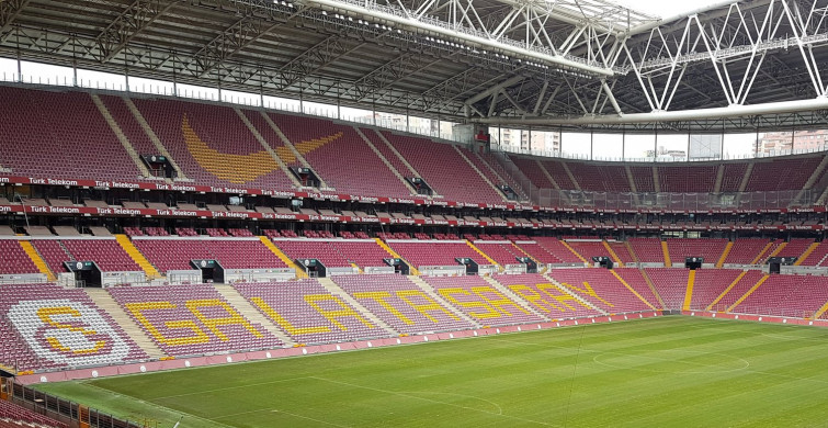 Galatasaray'ın Marsilya Maçı Öncesinde Fransız Gazeteciden Tepki Çeken Hareket Geldi!