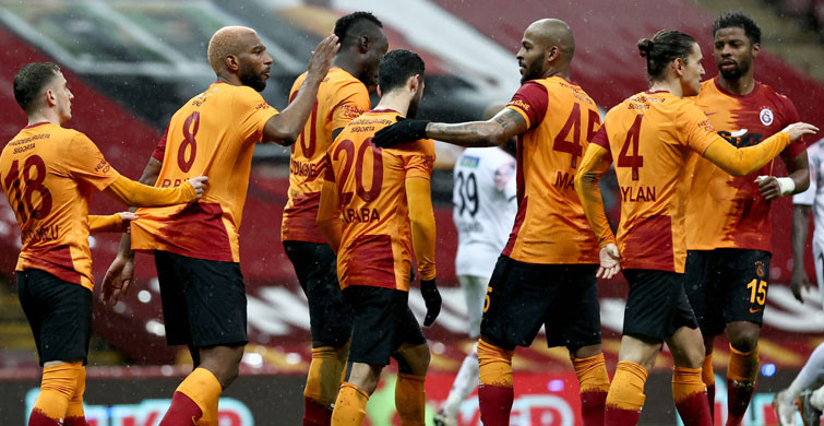 Galatasaray'ın Orta Sahasına Çizmeden Talipler