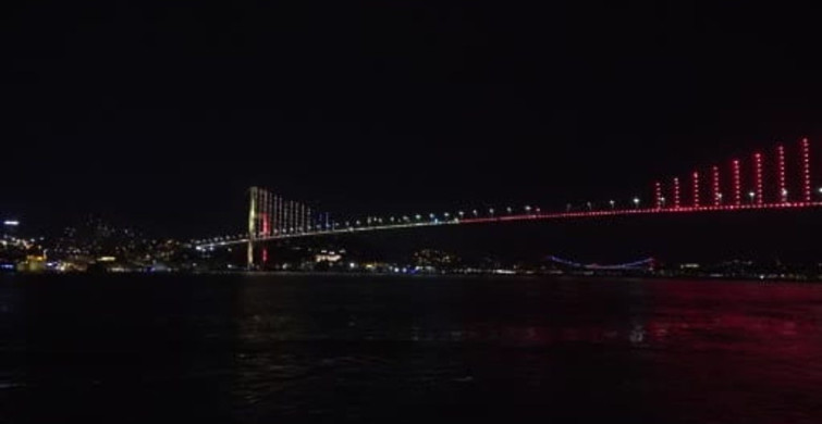 Galatasaray’ın Şampiyonluğu 15 Temmuz Şehitler Köprüsü'nde Kutlandı